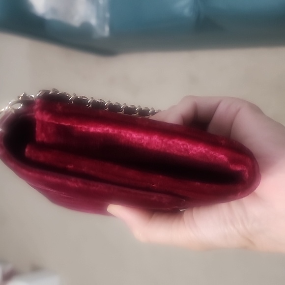 Chanel velvet bag - Picture 7 of 10